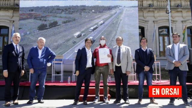 Kicillof encabezó la entrega de escrituras gratuitas para familias de Tres Arroyos