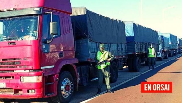 Detienen caravana de 7 camiones con más de 195 toneladas de soja de contrabando