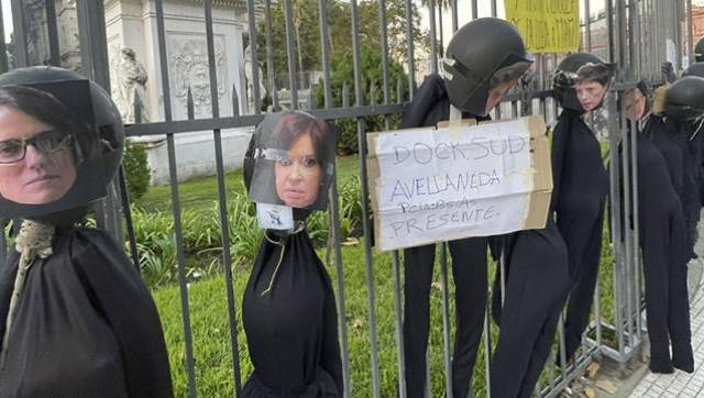 Fuertes cuestionamientos por las bolsas mortuorias con imágenes de Cristina y otras funcionarias