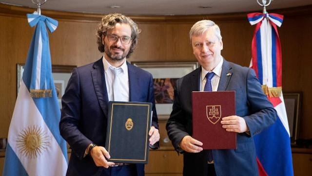 Argentina y Eslovaquia firmaron importante acuerdo de intercambio laboral y turístico para jóvenes