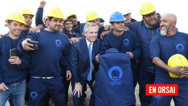 El presidente visitó un parque eólico, recorrió la ampliación de una fábrica textil e inauguró una planta de tejidos