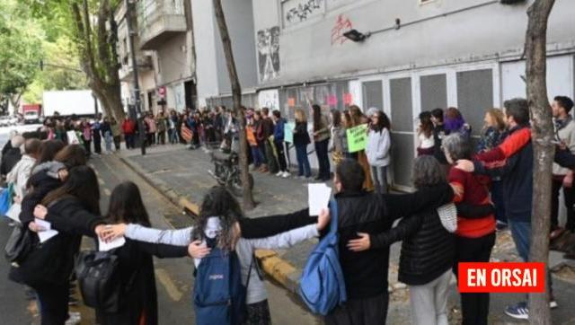 El Gobierno Nacional le pidió a Larreta que saque a la policía porteña de los colegios tomados