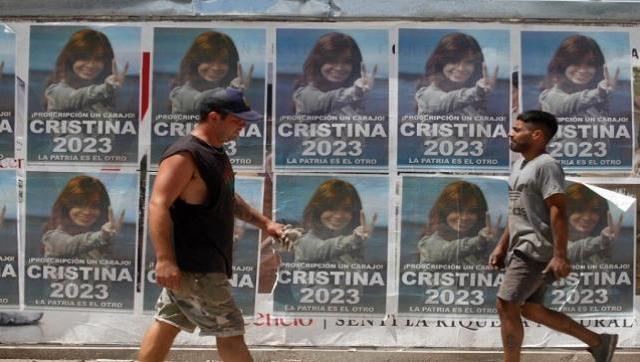 Afiches en todo el país pidendo por Cristina Kirchner