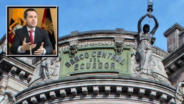 Entrevista al ex Gerente General del Banco Central de Ecuador: “Con la dolarización mucha gente perdió los ahorros de toda su vida”