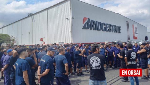 Crisis Laboral en Bridgestone: Más de 35 Despidos Desatan Paro Gremial