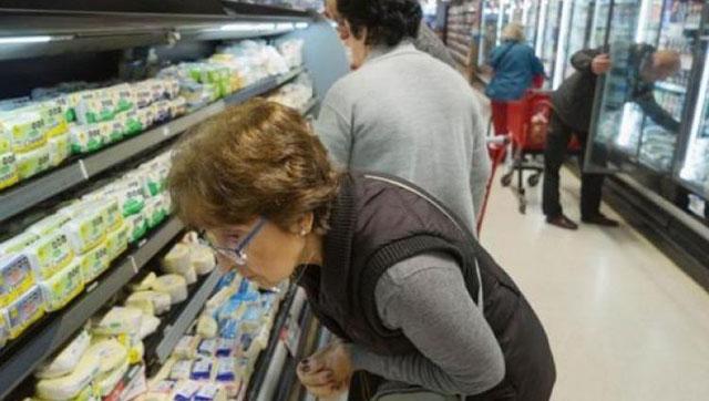 Récord: en tres meses Milei llevó a la inflación a casi el 60%