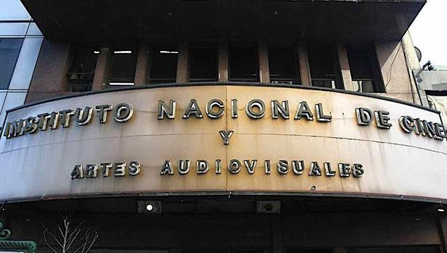 En contra del cine: el Incaa cierra sus oficinas y atenta contra la industria del cine nacional