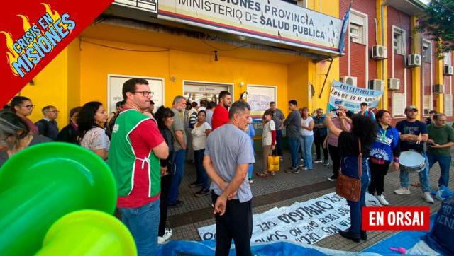 Por un Salario Digno: Trabajadores de la Salud tomaron el Ministerio en Misiones