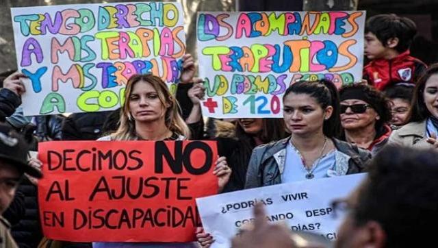 Movilización Nacional Contra el violento ajuste en discapacidad