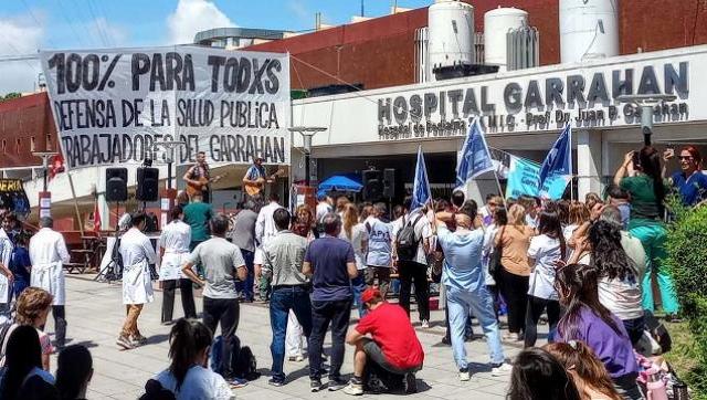 hoy, miércoles 21 de mayo, a las 12 horas, una cadena humana alrededor de este centro de salud pública para niñeces y adolescencias