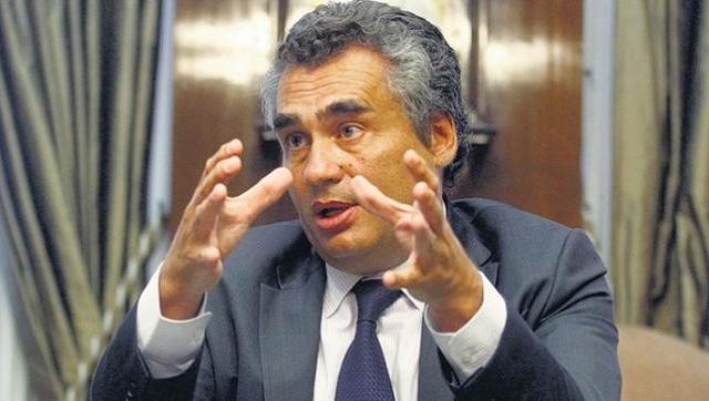 Alejandro Vanoli analiza los indicadores económicos que muestran un rebote desigual y una recesión persistente en la Argentina de Milei.
