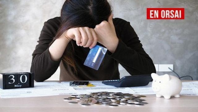 ciudadanos Argentinos se endeudan para no pasar hambre