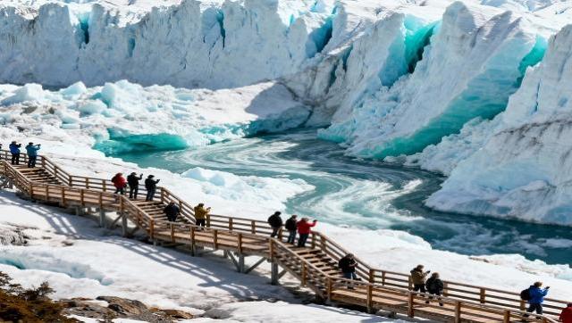 El glaciar Perito Moreno en Santa Cruz, uno de los tesoros naturales más visitados de Argentina.