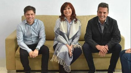 Axel Kicillof y Sergio Massa en un acto político junto a Cristina Kirchner