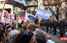 Fuerte oposición en contra de Milei en Bahía Blanca: La bronca que crece en las calles del sur