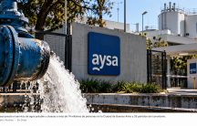 Entregan hasta el agua: AySA se vende por 340 millones de dólares, sin precio base y con la tasación en secreto